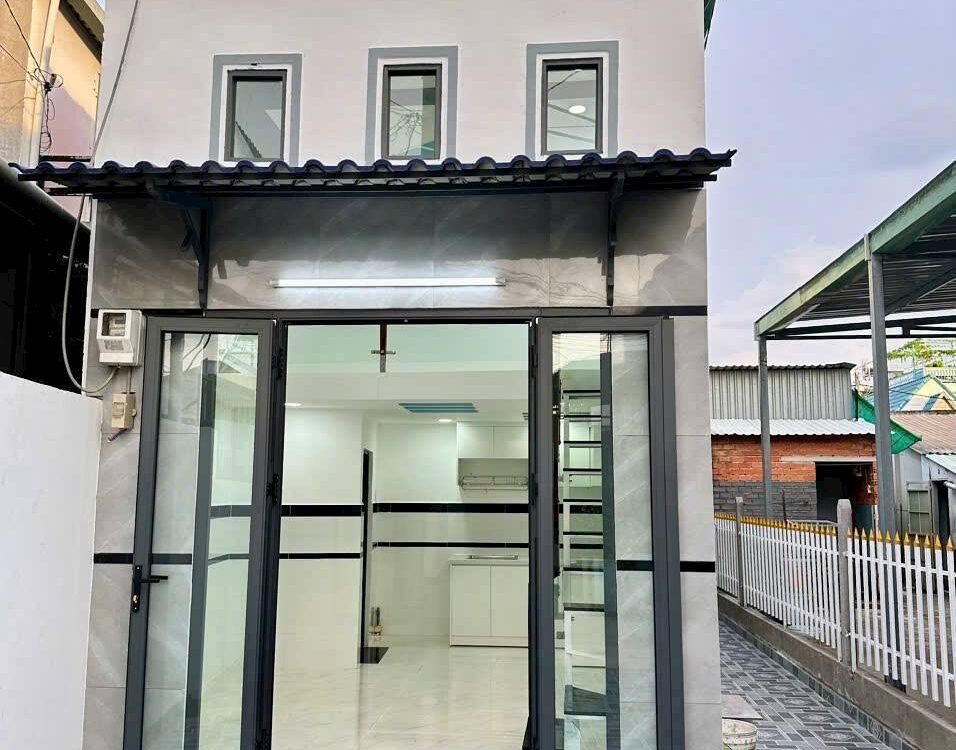 Bán Nhà sổ hồng chung( CCVB) gần chợ Bà Điểm