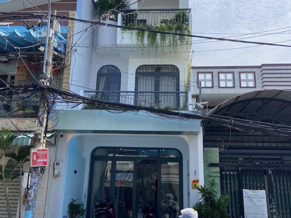 BÁN NHÀ MẶT TIỀN TRUNG CHÁNH, HÓC MÔN – NHÀ MỚI ĐẸP, FULL NỘI THẤT – SỔ HỒNG 2025 .  